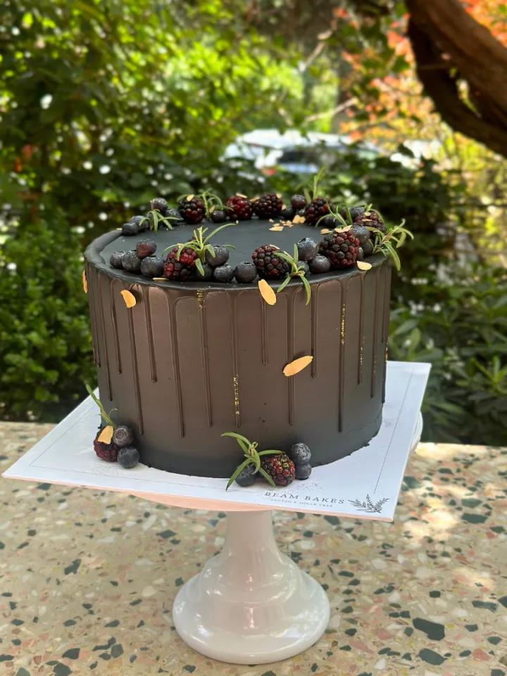 beambakes_klasik_pastalar_black_berry_cake_2.JPG