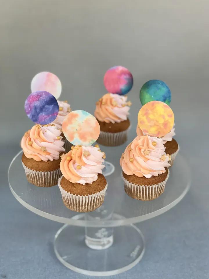 beambakes_cupcake_pastel_galaxy_cupcake_1.JPG